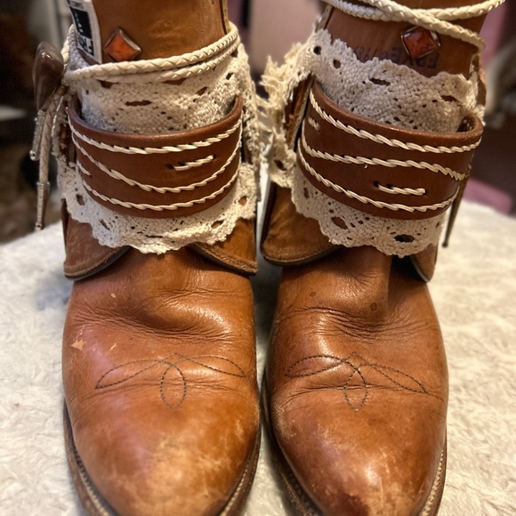 Vintage Frye Handcrafted Boho Booties size 10 M - Picture 13 of 13